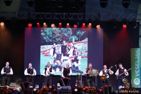Ansambel bratov Poljanšek že 50 let navdihuje in zabava z nepozabnimi melodijami (25)